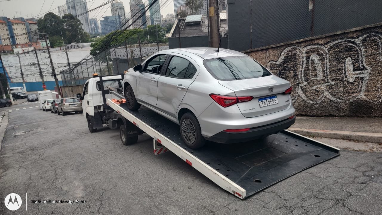 Caminhão guincho da Rede Guincho WLJ pronto para auto socorro 24h